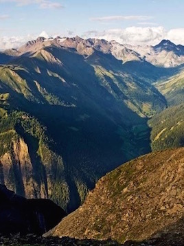 Aussicht von einem Naturpark in der Schweiz