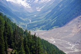 Luftaufnahme Felssturz Blatten vom 19. Juni 2025 (© Michael Derrer Fuchs  – stock.adobe.com)